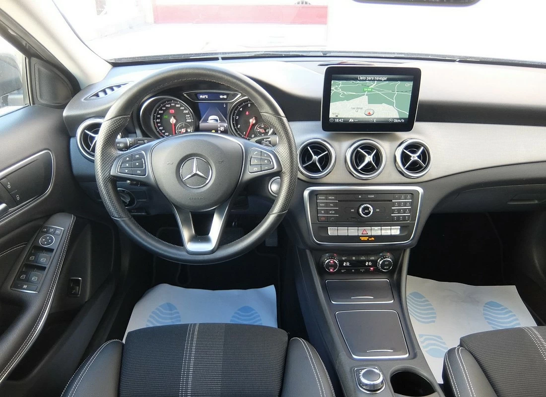 MERCEDES GLA 200 156 cv AUTO -Sport Urban -