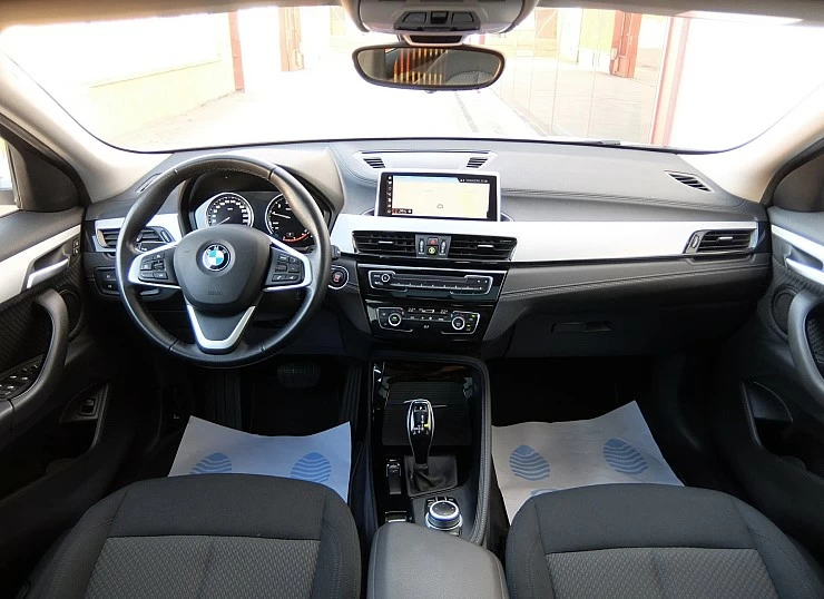 BMW X2 18i 140 cv AUTO + TECHO + PACK SPORT 2021 -Seminuevo-